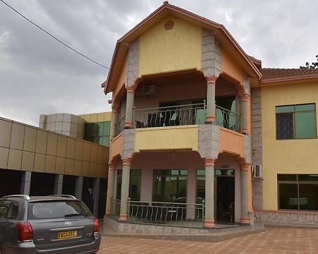 Modern Villa Hotel Kigali Bagian luar foto