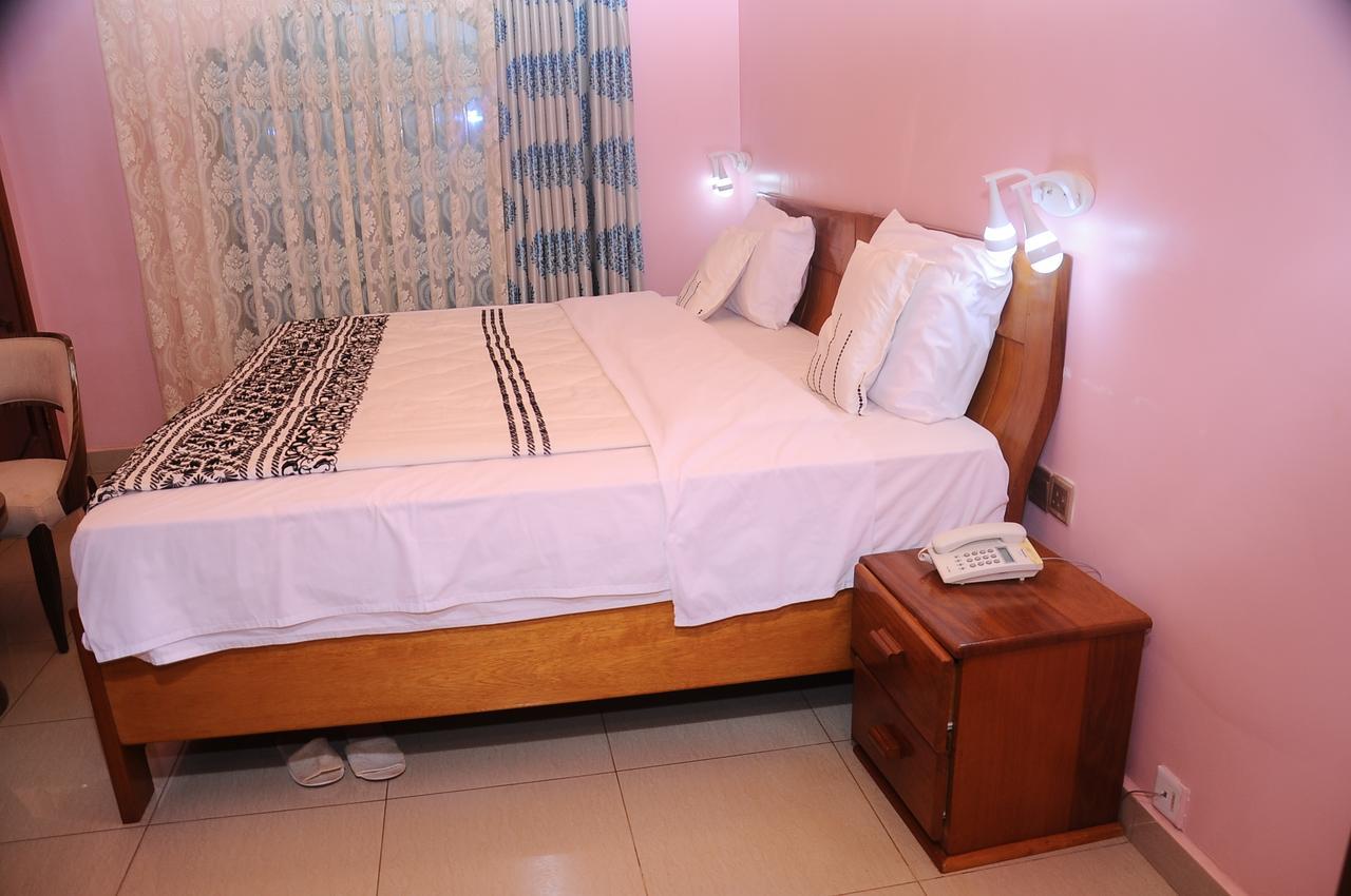 Modern Villa Hotel Kigali Bagian luar foto